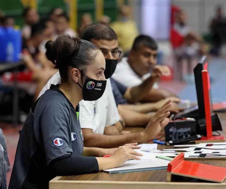 Ya hay primera árbitra de básquet en Gaza