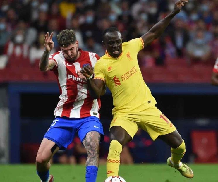 Vence Liverpool en España a Atlético y son líderes