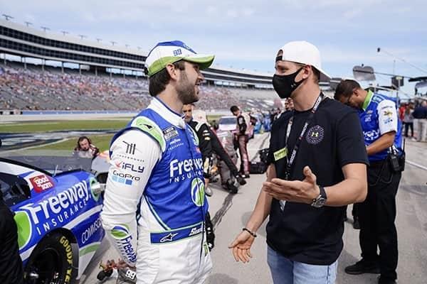 Va regio Suárez por buena carrera en Kansas