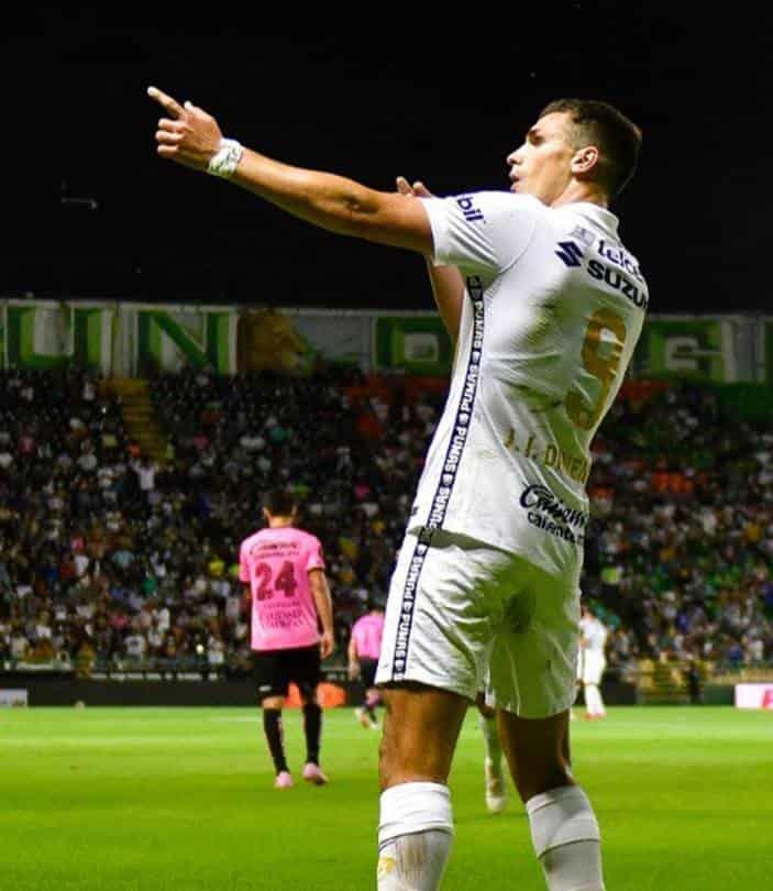 Vence Pumas al León