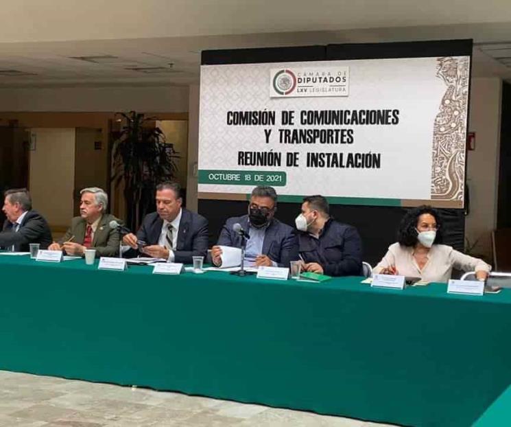 Asume Víctor Pérez Comisión de Comunicaciones