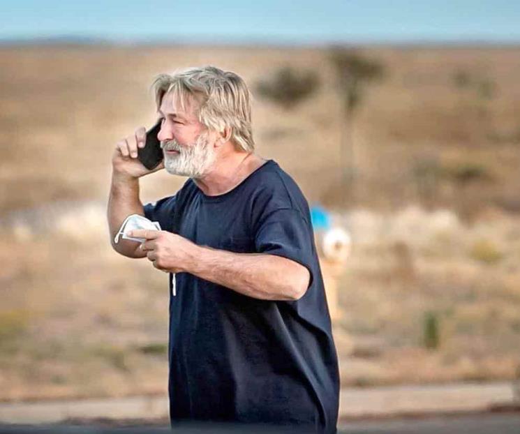 Involucran a Alec Baldwin en muerte de fotógrafa