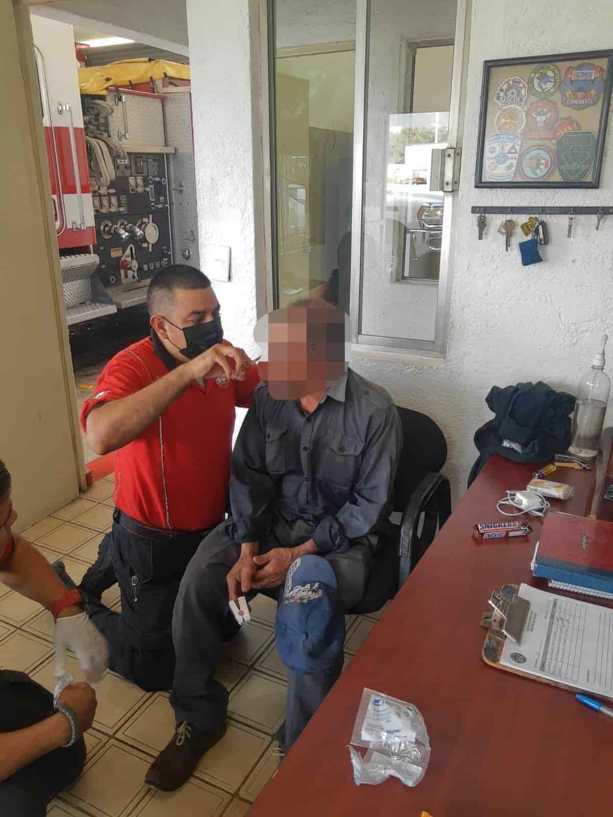 Con lesiones de consideración terminó un hombre de la tercera edad, después de ser atacado por un enjambre de abajas