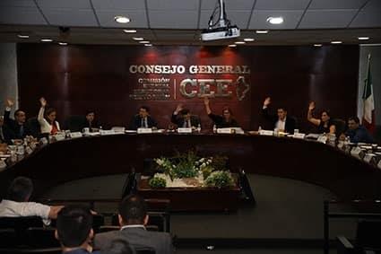 Presenta CEE libro sobre reforma electoral del 2014