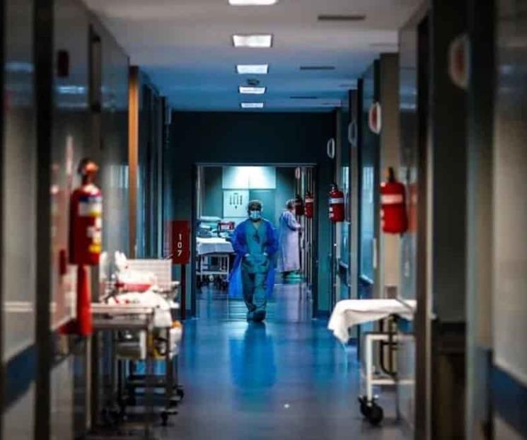 Niveles de Covid en hospitales mayores en pasillos