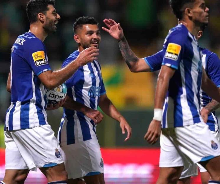Lidera Oporto en Portugal y ve acción Tecatito Corona