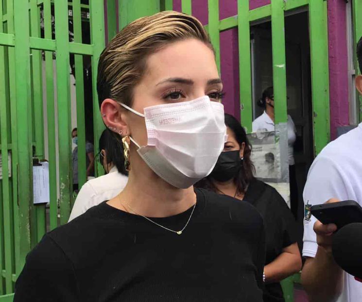 Corta Mariana su cabello por niño con leucemia