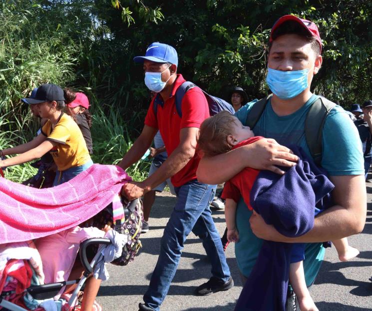 Rompe cerco de INM y GN caravana migrante 