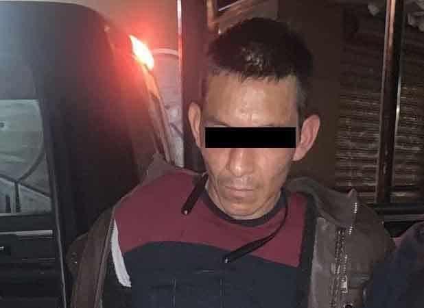 Roba auto y es detenido