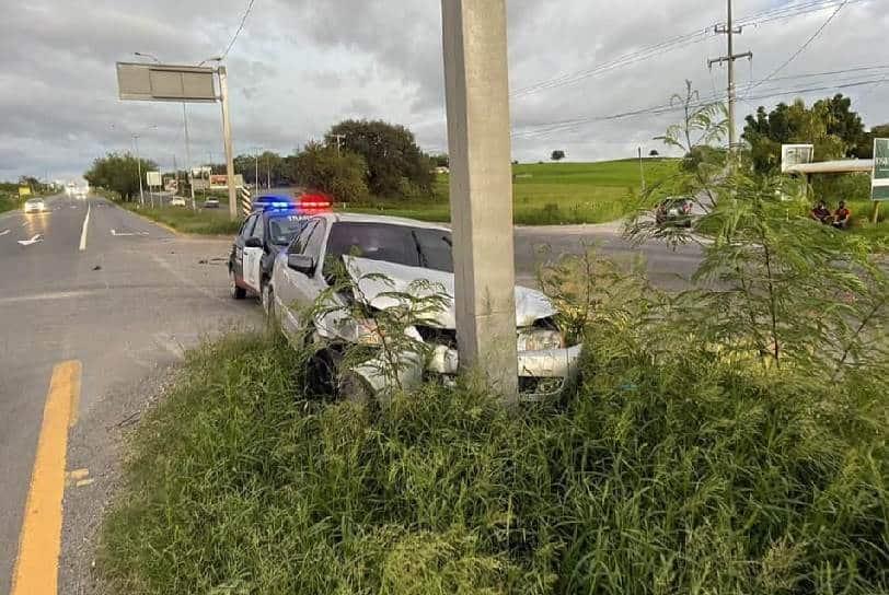 Resultan dos personas heridas en estrellamiento Resultan dos personas heridas en estrellamiento