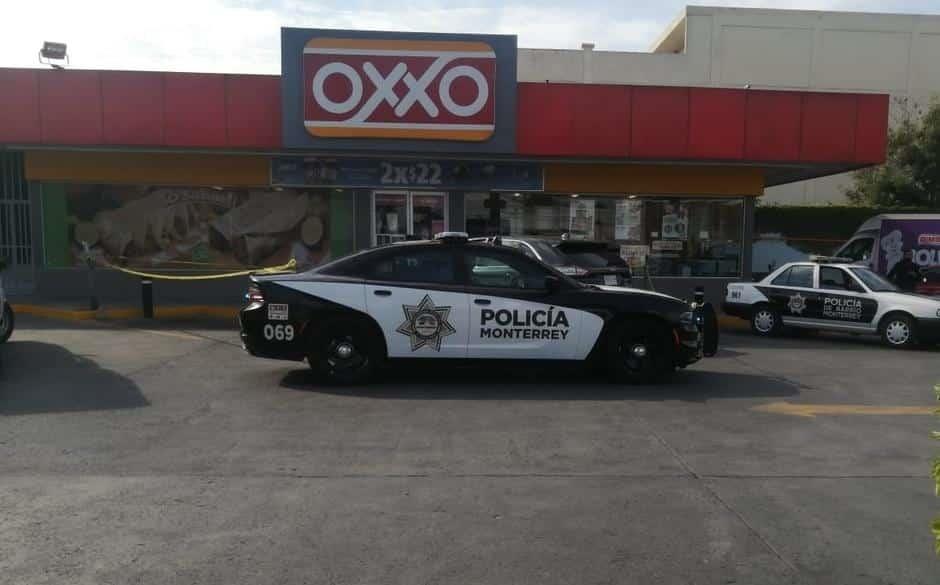 Investigan muerte de hombre en tienda
