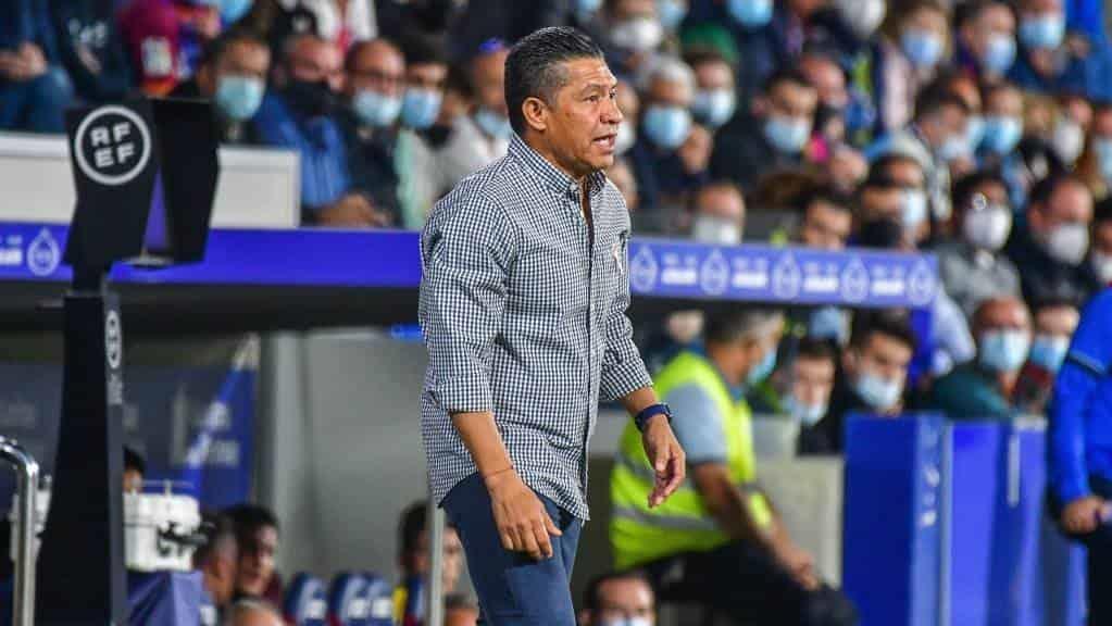 Ambriz deja de ser técnico del Huesca
