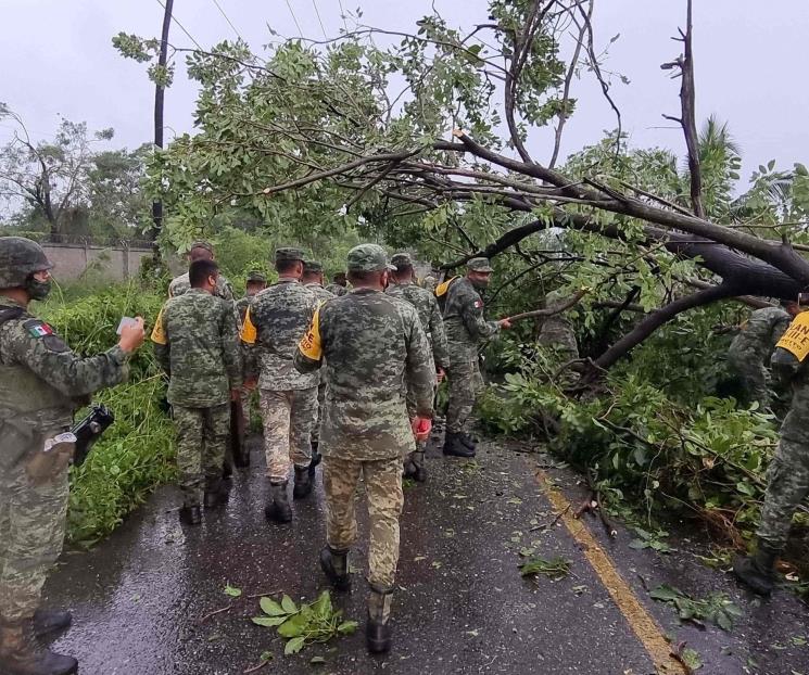 Toca Rick tierra y se degrada; deja afectaciones Toca Rick tierra y se degrada; deja afectaciones