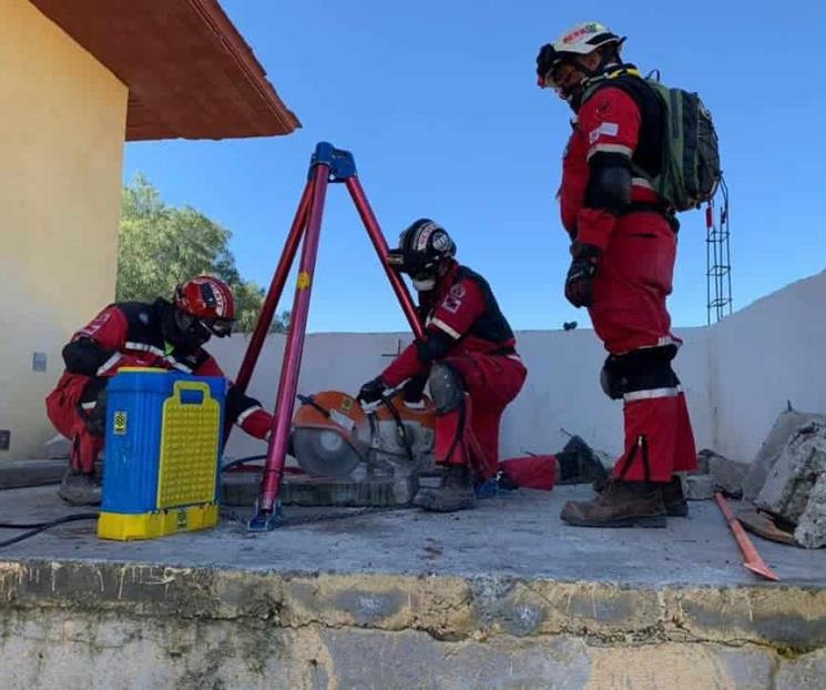 Cae trabajador en construcción