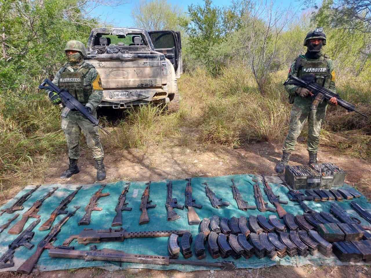 Encontraron una camioneta abandonada en la que aseguraron un arsenal