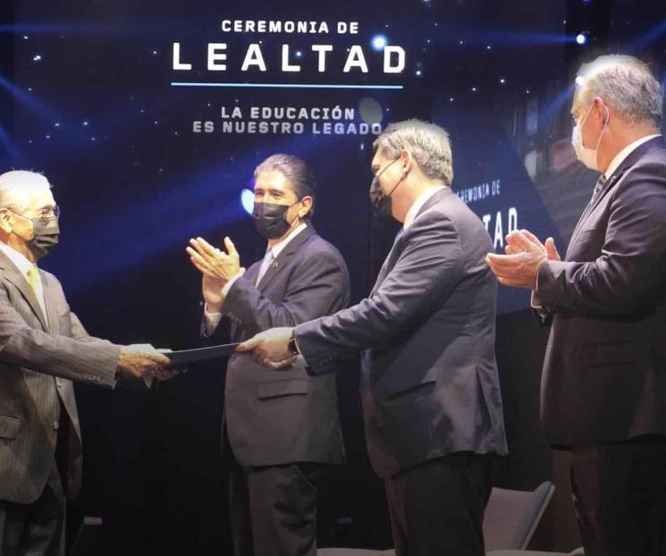 Reconocen su lealtad al Tec de Monterrey