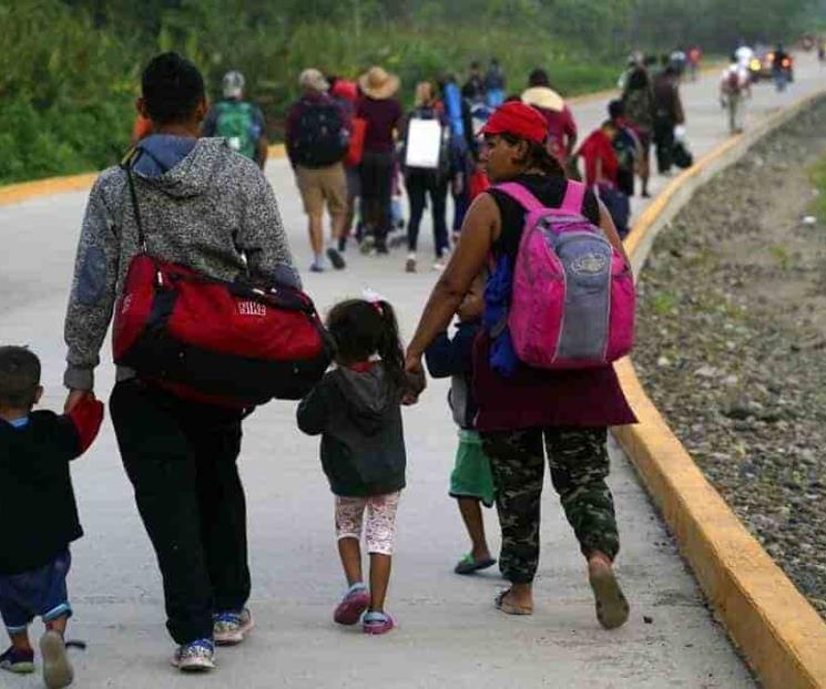 Más de mil 200 niños viajan con sus padres hacia EU