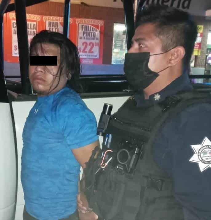 Detienen a cantinero por agredir a otro hombre