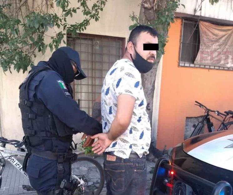 Roban taxi y los detienen