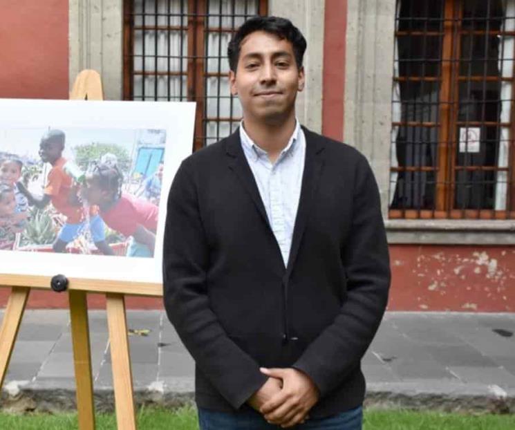 Entrega INM premio de concurso de fotografía sobre migración