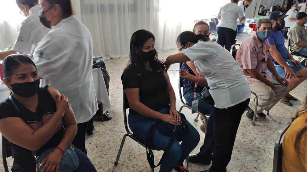 Anuncian segundas dosis en 14 municipios de NL