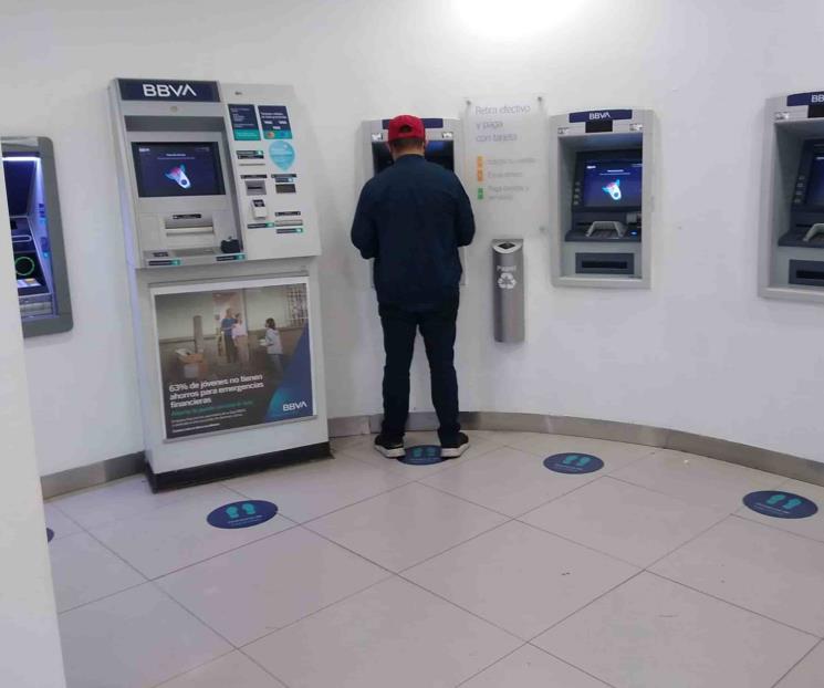 Reportan usuarios fallas en cajeros y aplicación de BBVA