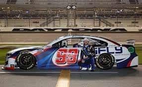 Suárez, a correr en penúltima fecha de Nascar Series