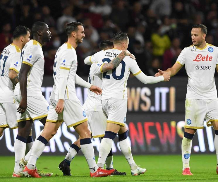 Sigue Napoli de Chuky de líder en Serie A