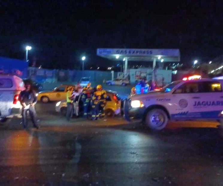 Muere mujer en choque en Santa Catarina