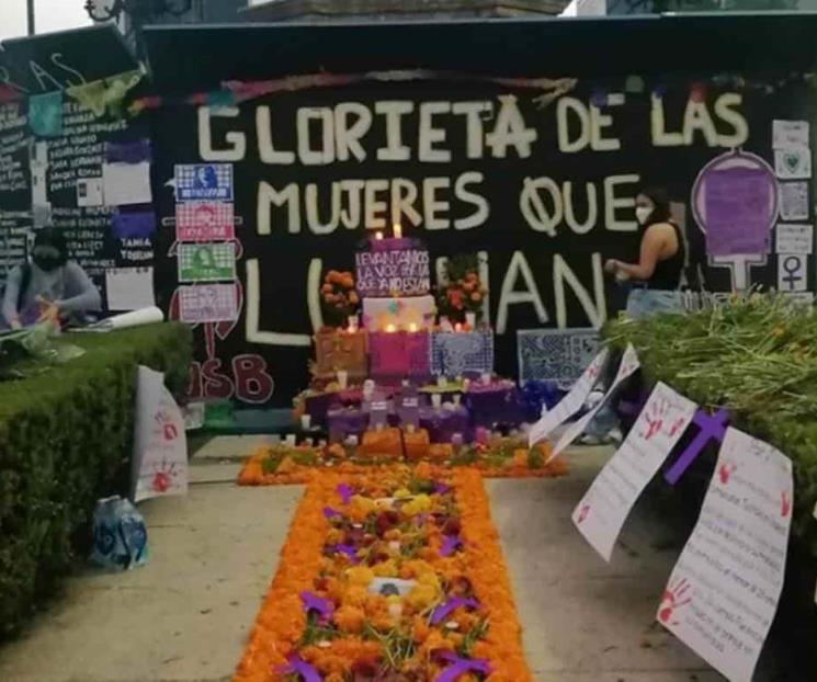 Instalan Ofrenda combativa por feminicidios
