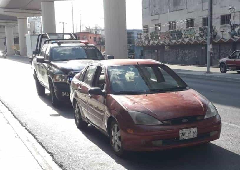 Abandonan autos usados por delincuentes