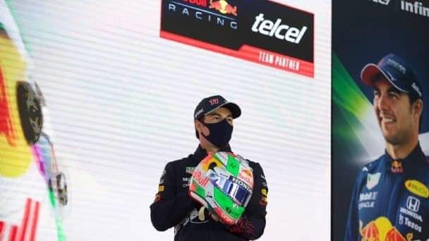 Checo desata la locura de la afición mexicana