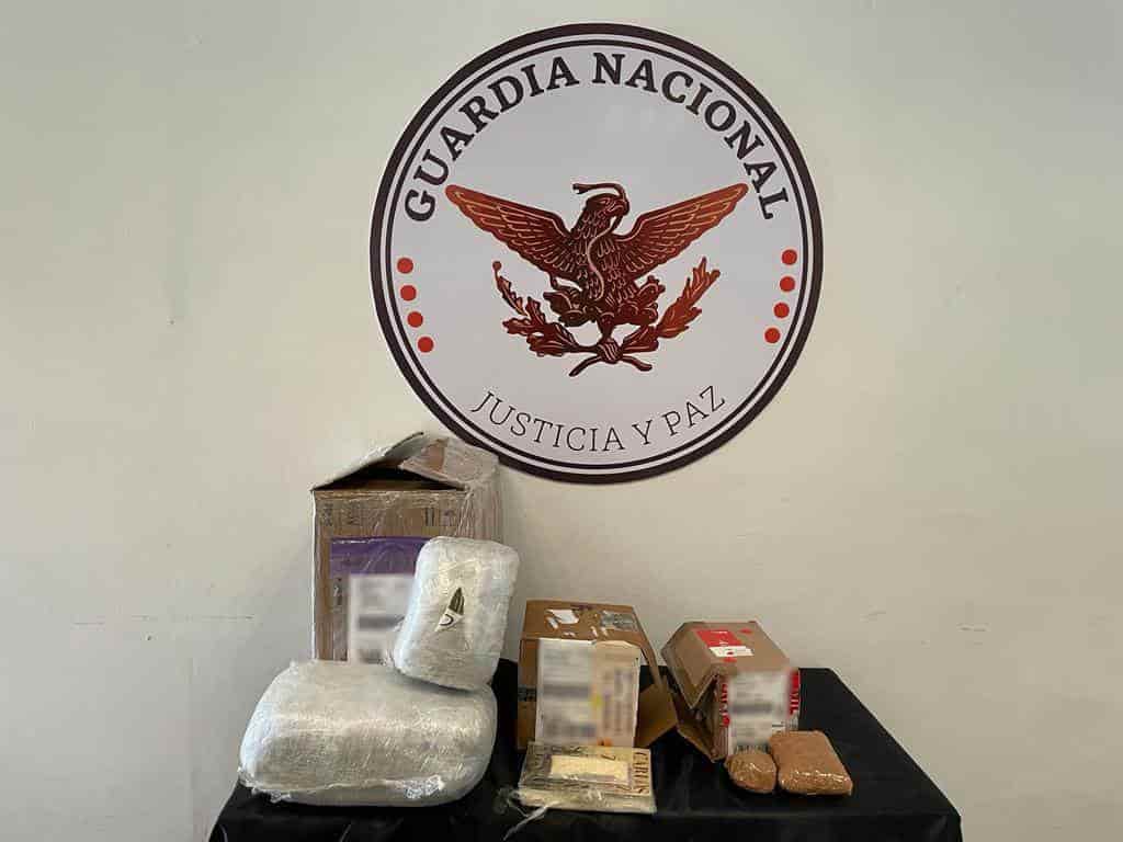 Ubicaron varios paquetes con droga, que fueron enviados por medio de una empresa de paquetería