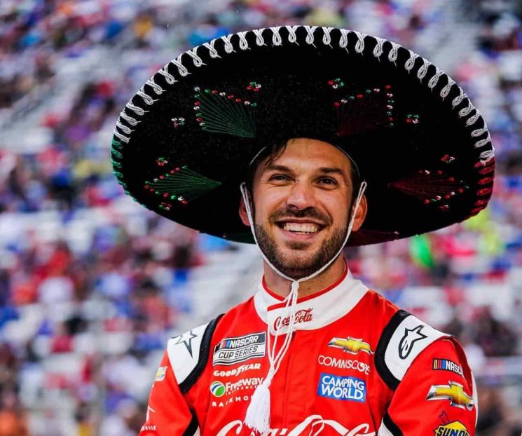 Va Suárez por buen cierre de temporada en Nascar