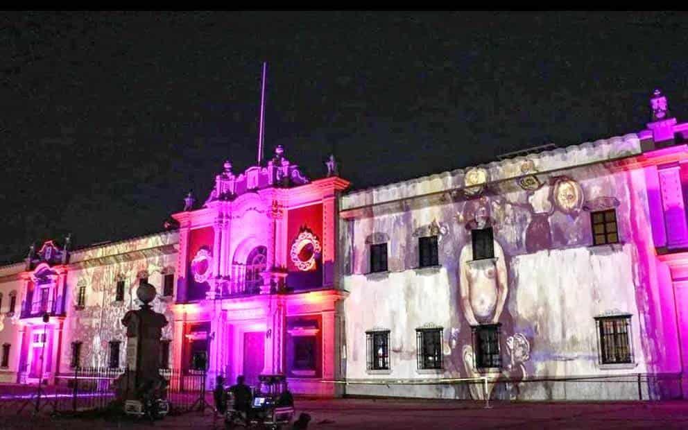 Honran con videomaping a artistas fallecidos Honran con videomaping a artistas fallecidos