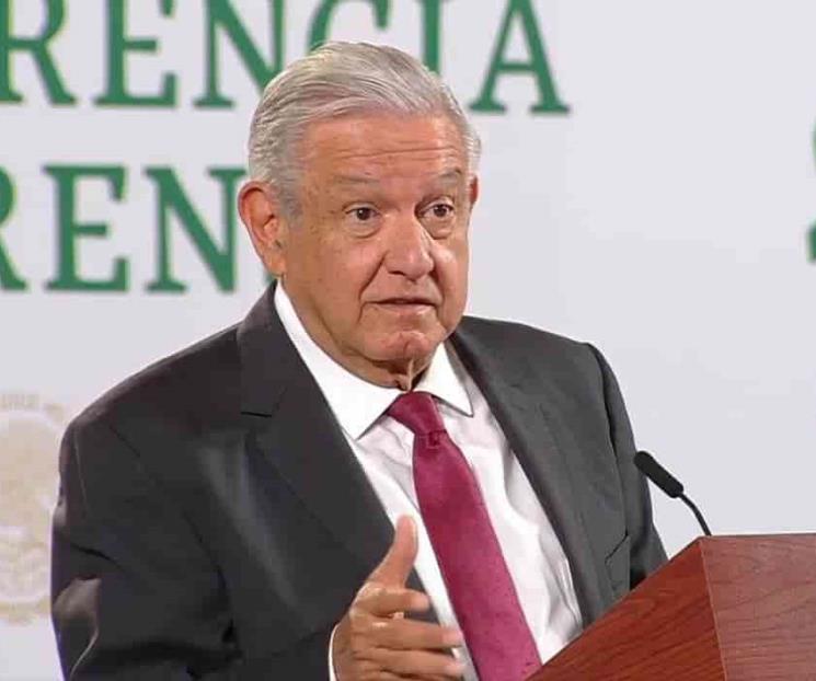 Promete AMLO justicia para periodistas asesinados
