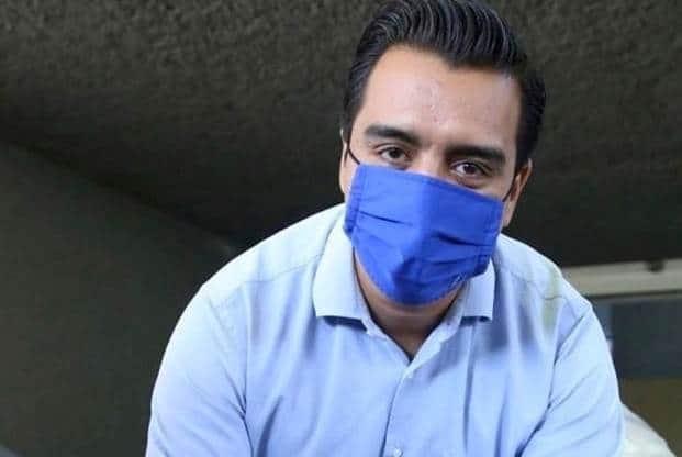 Lanza Nava WhatsApp para denuncias sobre corrupción