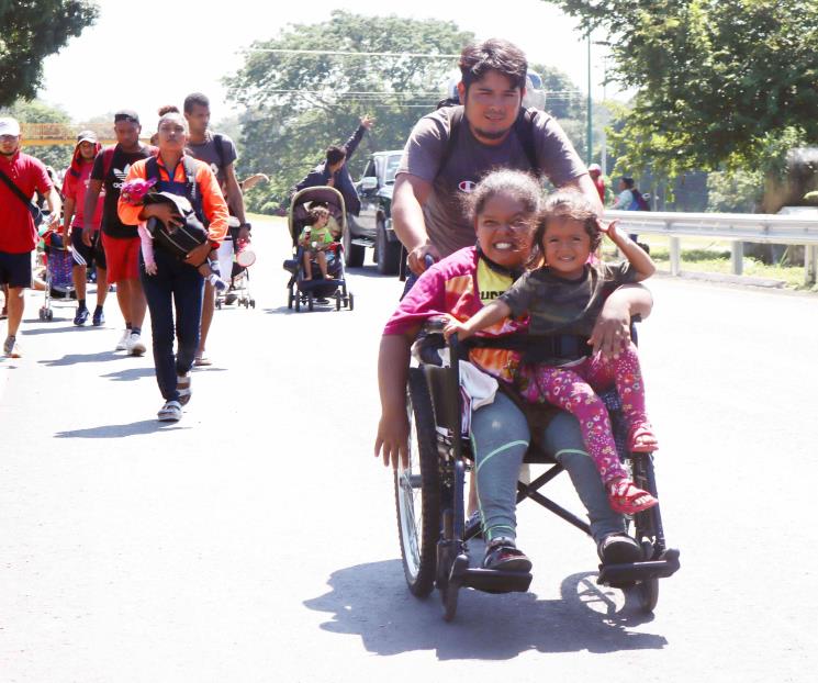 Recorre la ruta hacia EU en su silla de ruedas