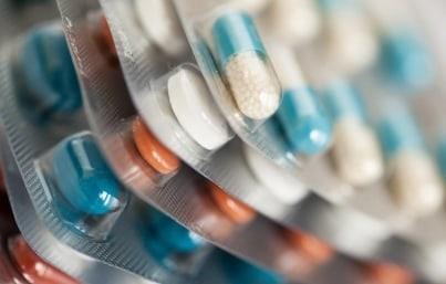Nuevos medicamentos tardan 4 años en avalarse