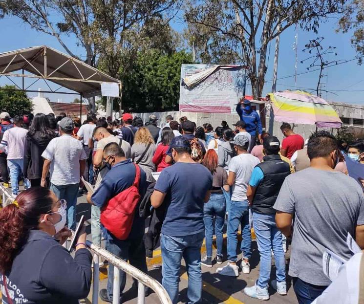 Abarrotan sedes rezagados de la vacuna anti-Covid