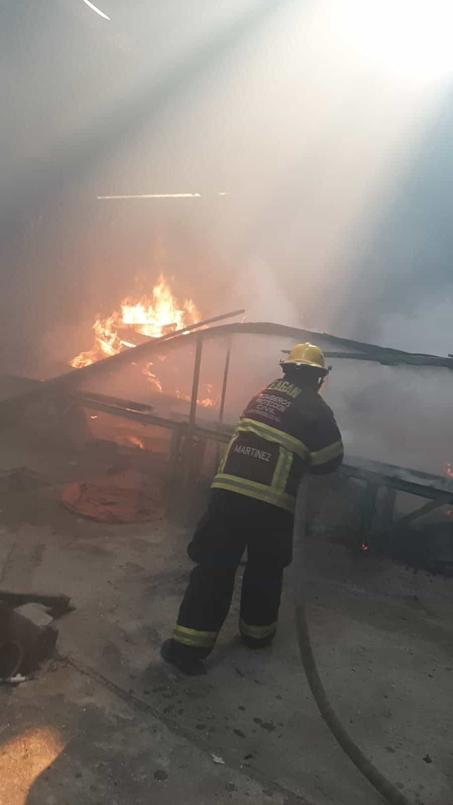 Se registró el incendio de una bodega de madera