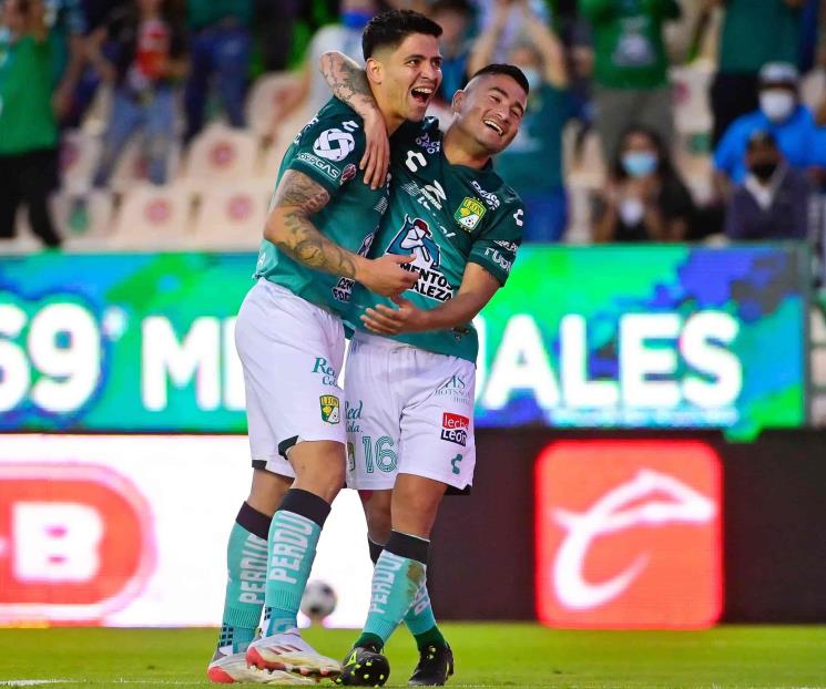 León se ancla tercero