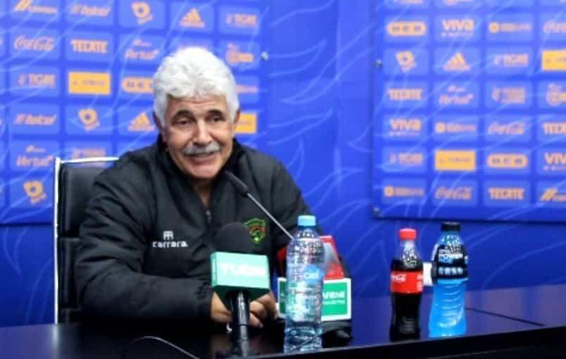 Emociona a Tuca recibimiento