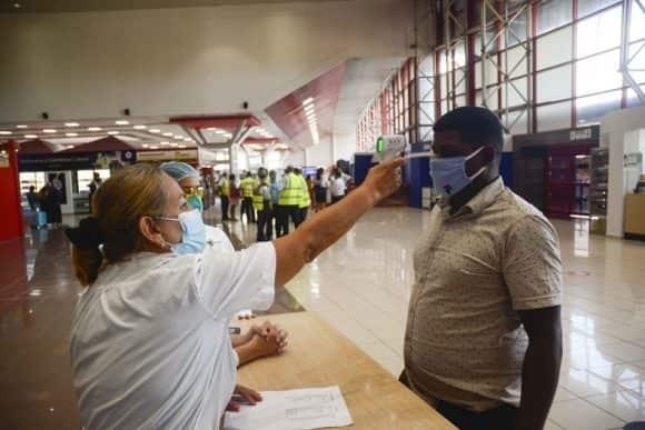Cuba levanta cuarentena obligatoria para viajeros