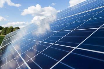 Descartan frene Reforma El&eacute;ctrica paneles solares