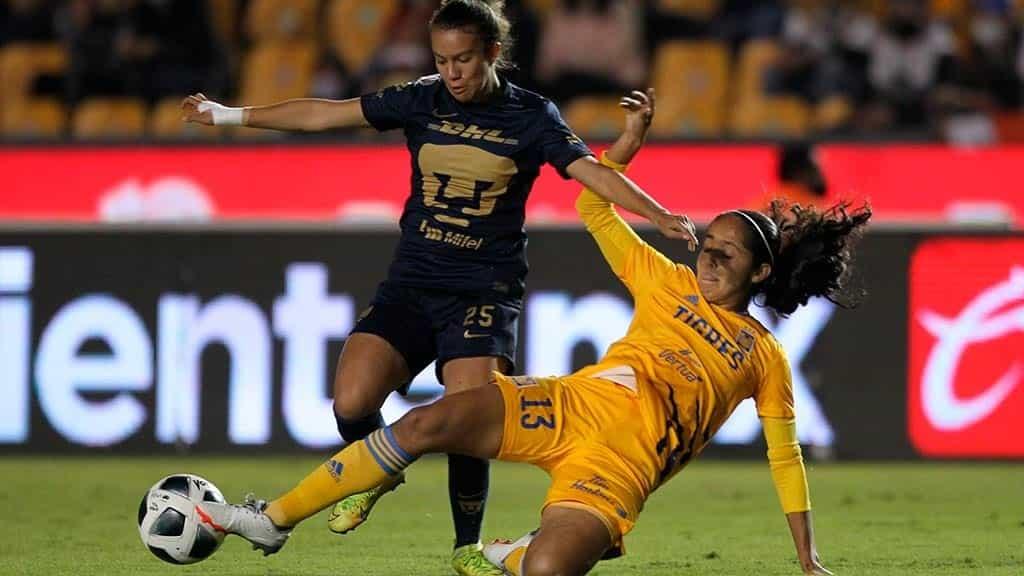 Remontan felinas y vencen a Pumas