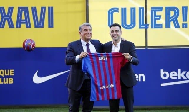 Es Xavi presentando como DT del Barcelona