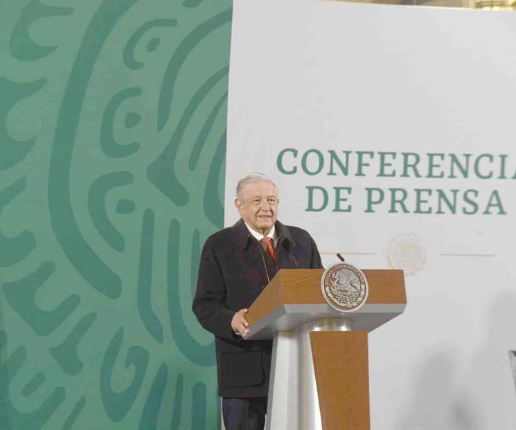 Decreta AMLO aguinaldo a empleados por honorarios