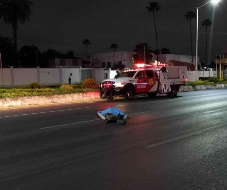 Ignora puente y muere atropellado