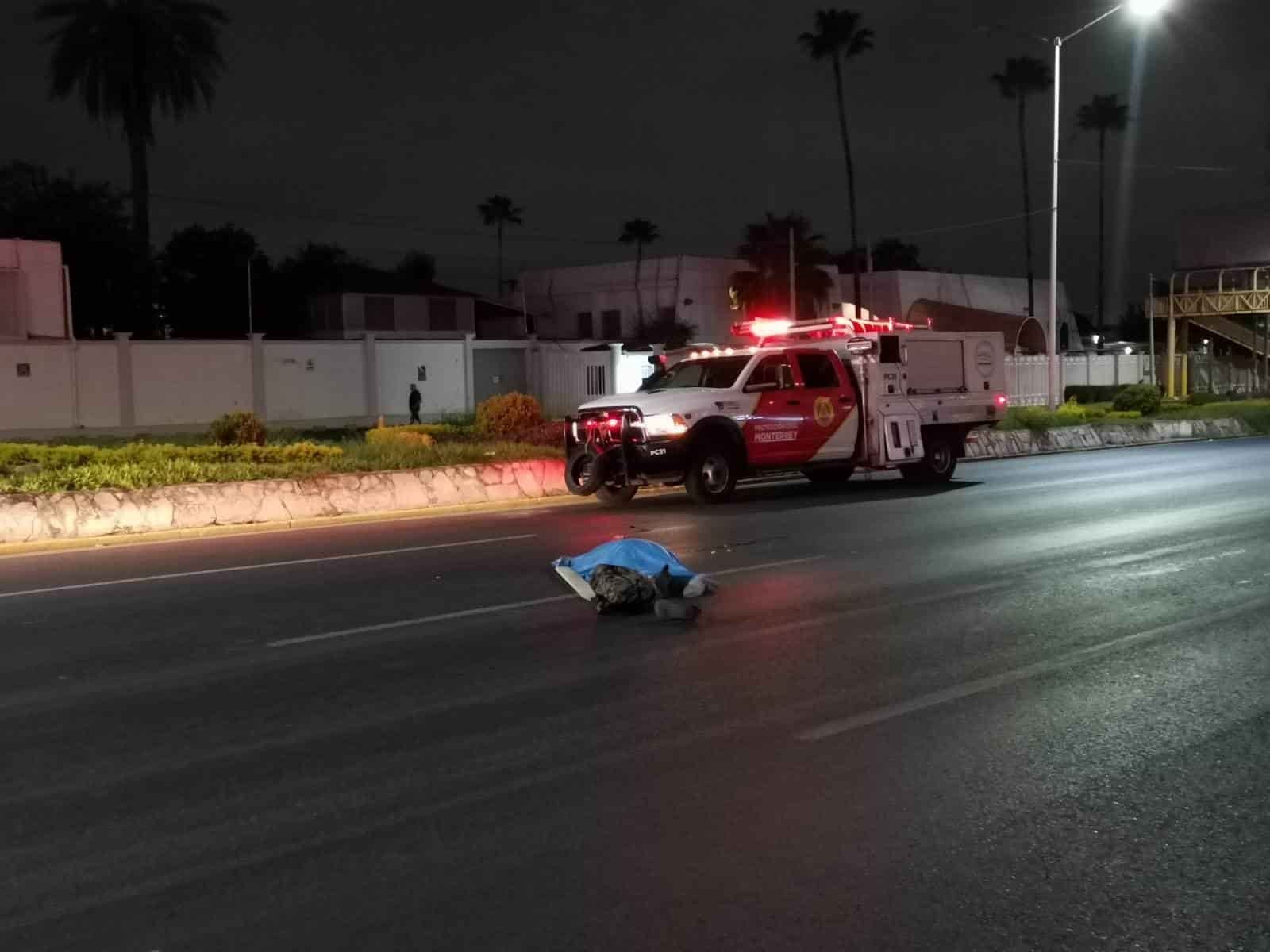 A unos 50 metros de un puente peatonal, un hombre murió tras ser arrollado por un tráiler